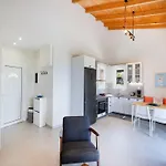 Apartment Gerakofolia *